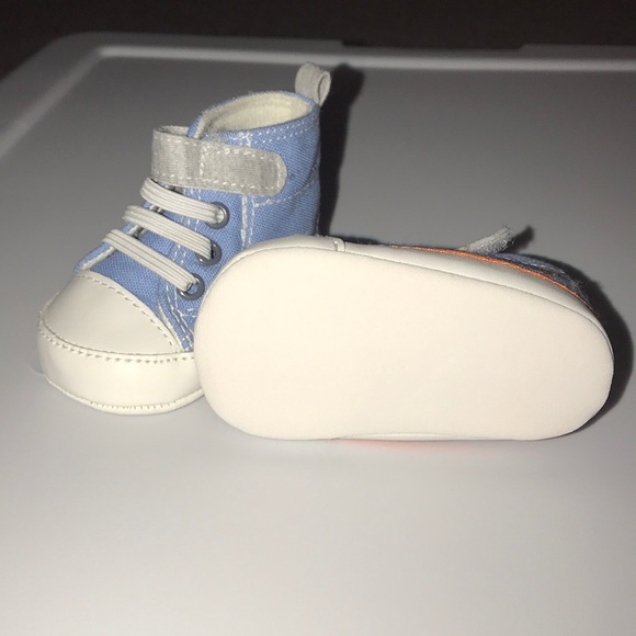 newborn sneakers - Picture 3 of 5